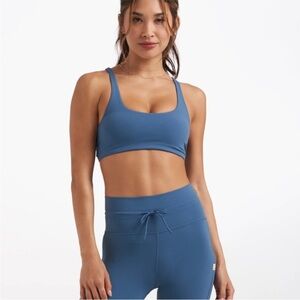 VUORI SET Yosemite Bra and Daily Leggings in Pool Blue - Small & Extra Small